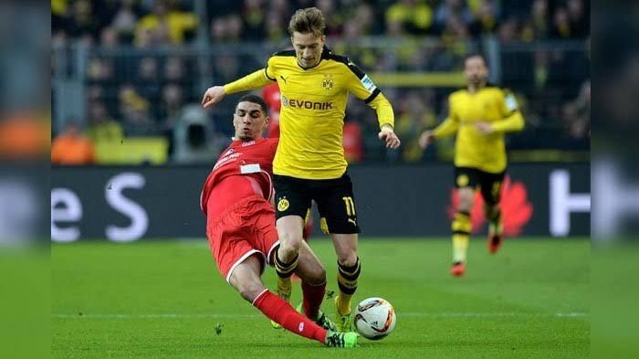 Borussia Dortmund Berjaya di Depan Pendukung Sendiri