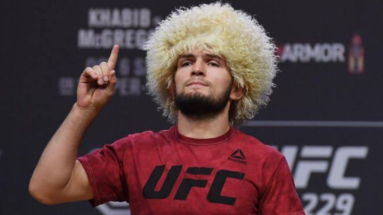 Dikejutkan oleh Aksi Fans Nekat, Respon Khabib Nurmagomedov Malah Seperti Ini