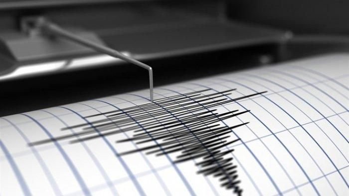 Gempa bumi dengan maginutdo 4.8 ini banyak rumah warga yang rusak, dan ada juga korban meninggal. Jumlah korban meninggal akibat gempa yang berpusat di Karangasem Bali bertambah menjaFdi tiga orang, Sabtu (16/10). (Foto: Dok Net/ Istimewa).
