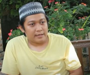 putra anak pertama korban pembunuhan ibu dan anak, Yoris Raja Amarullah meminta untuk pelaku pembunuh ibu dan adiknya tersebut bertaubat kepada Allah SWT. Dan serahkan diri ke pihak yang berwajib. (Foto: Dok Net/ Istimewa).