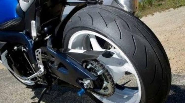 Ilustrasi. Ban motor