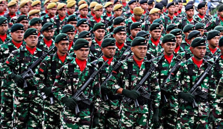 Tidak cuma menerima gaji pokok, anggota TNI juga menerima tunjangan kinerja. Dan untuk nilainya sama pada setiap kesatuan (AD, AU, AL). Besarannya, tergantung pangkat prajurit TNI tersebut. (Foto: Dok Net/ Istimewa).