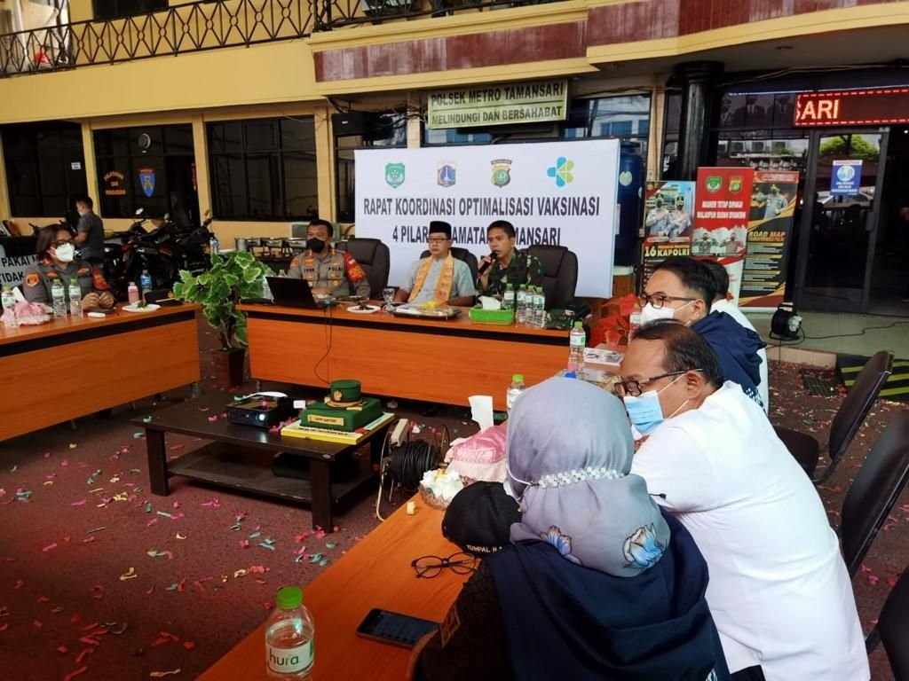 Rapat Koordinasi Empat Pilar dalam rangka mengoptimalkan vaksinasi guna mewujudkan wilayah Tamansari menjadi Zona Hijau.