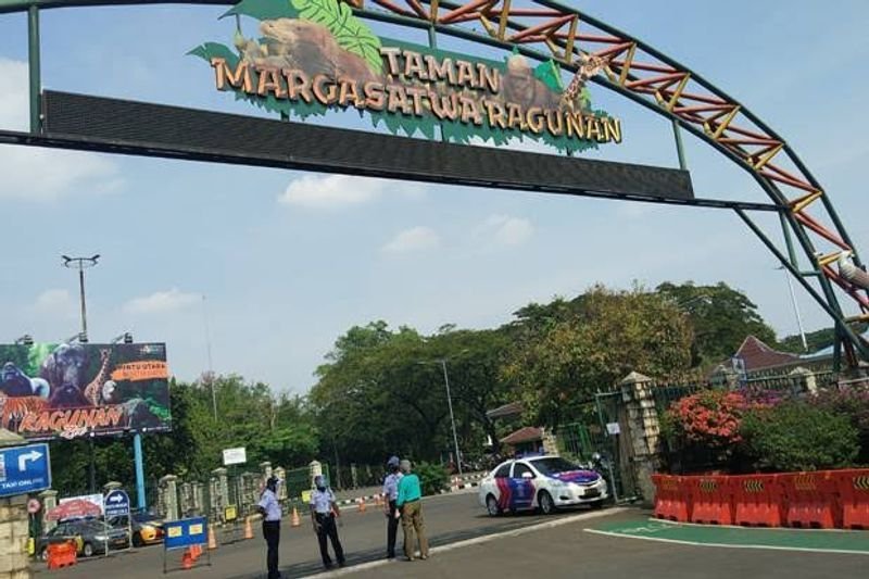 Taman Margasatwa Ragunan terapkan ganjil genap