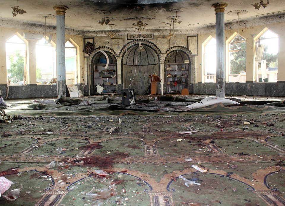 Dampak serangan bom bunuh diri ISIS-K di sebuah masjid di Afghanistan. (Foto: Dok Net/ Istimewa).