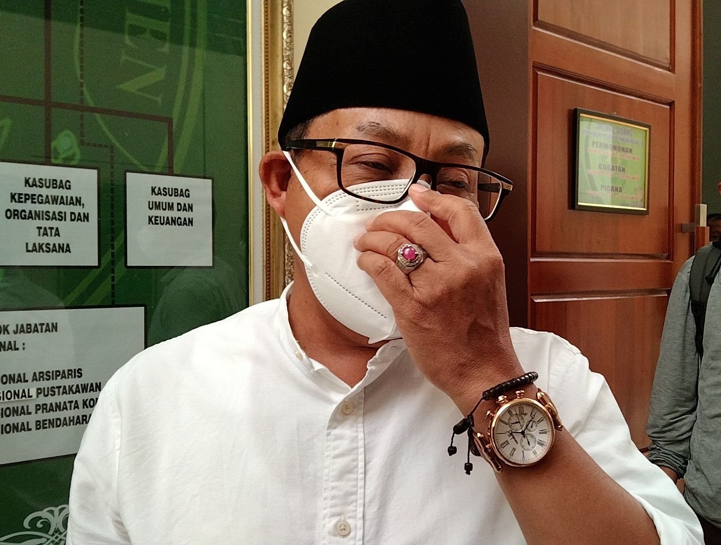 Wali Kota Malang, Sutiaji dinyatakan telah melanggar kebijakan Pemberlakuan Pembatasan Kegiatan Masyarakat (PPKM). Karena itu dia dikenakan sanksi denda Rp25 Juta. (Foto: Dok Net/ Istimewa).