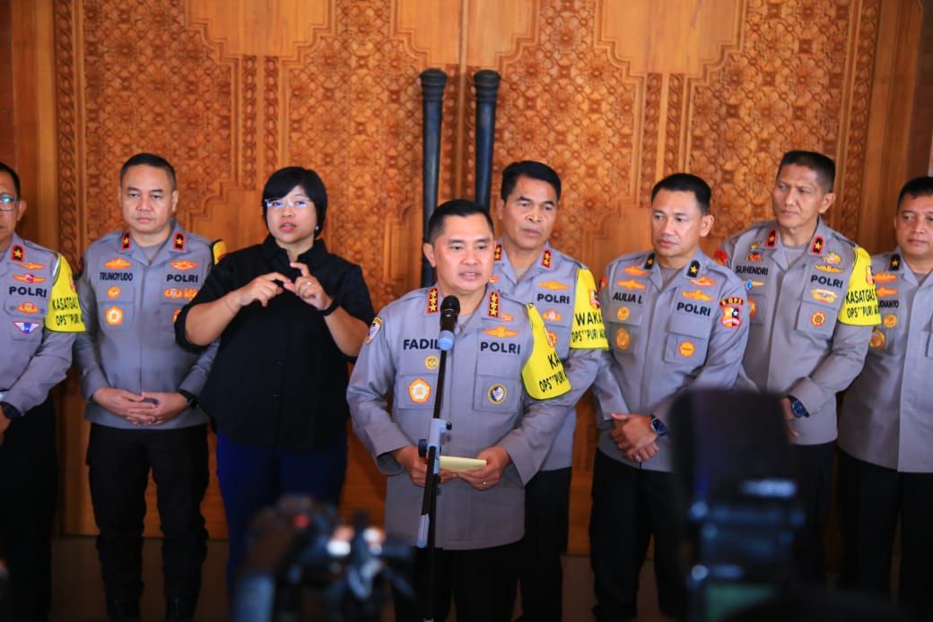 Kabaharkam Polri Komjen Pol Fadil Imran selaku Kaops Puri Agung 2024 bserta jajarannya