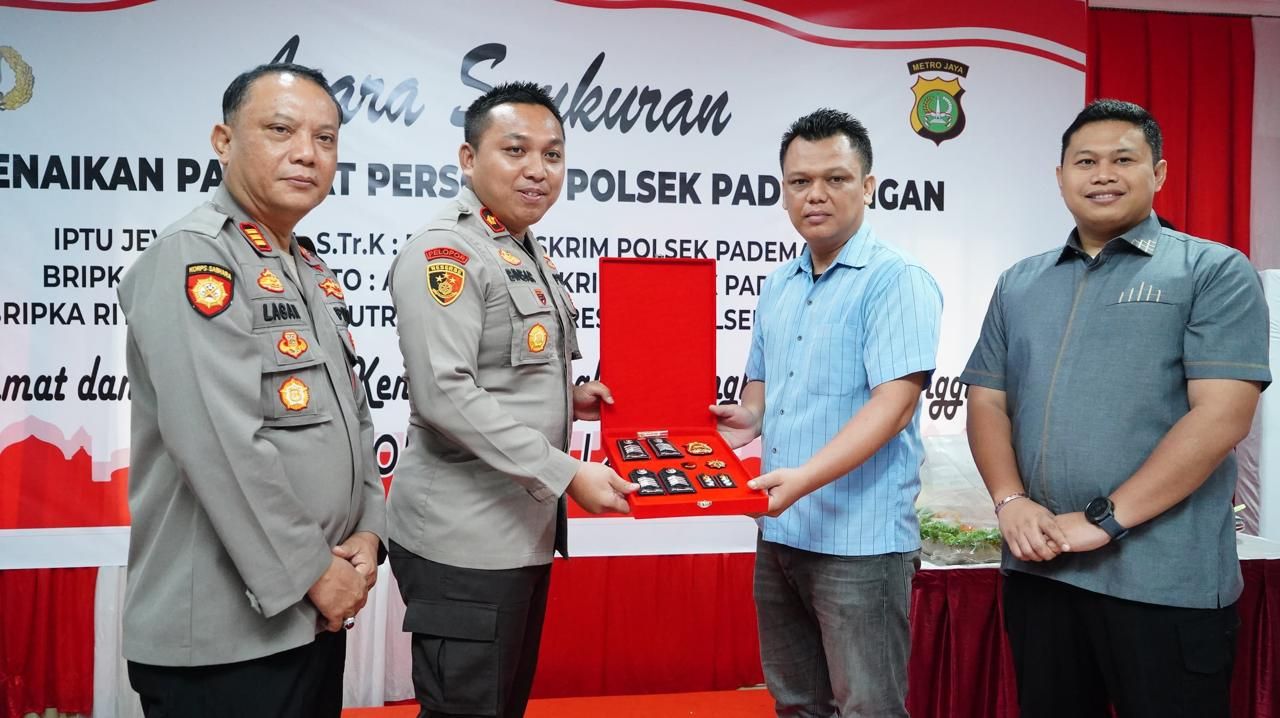 Polsek Pademangan menggelar kegiatan syukuran dalam rangka kenaikan pangkat personel Polsek Pademangan periode 1 Juli 2024