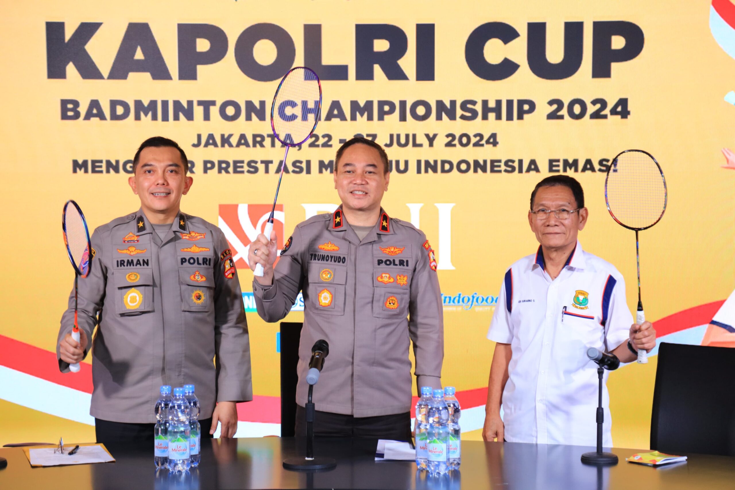 Keterangan Karopenmas Divisi Humas Polri Brigjen Trunoyudo Wisnu Andiko berserta jajarannya.