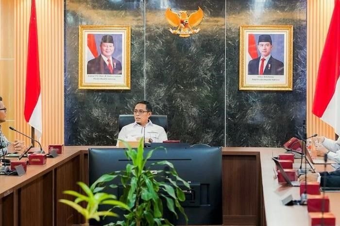 Potret Kepala Komunikasi Kepresidenan RI Hasan Nasbi