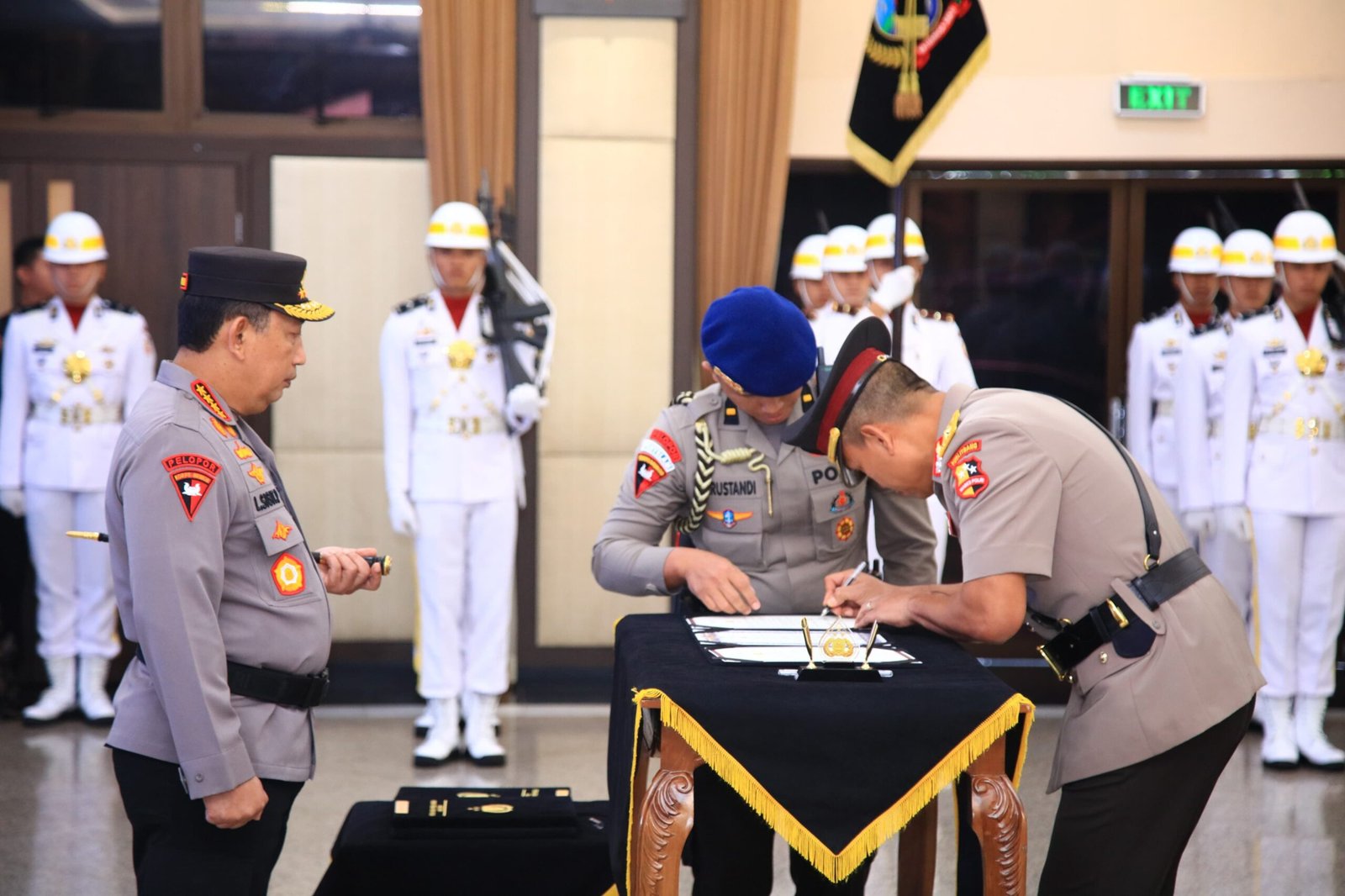 Polri menggelar upacara korps raport kenaikan pangkat bagi 26 Perwira Tinggi (Pati)
