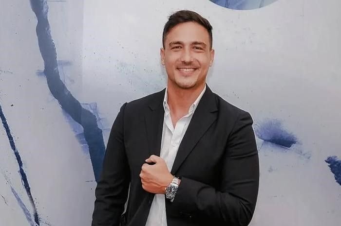 Artis Hamish Daud membantah soal tudingan diminta tanggung jawab usai disebut tidak membayar gaji karyawan di perusahaan lamanya.