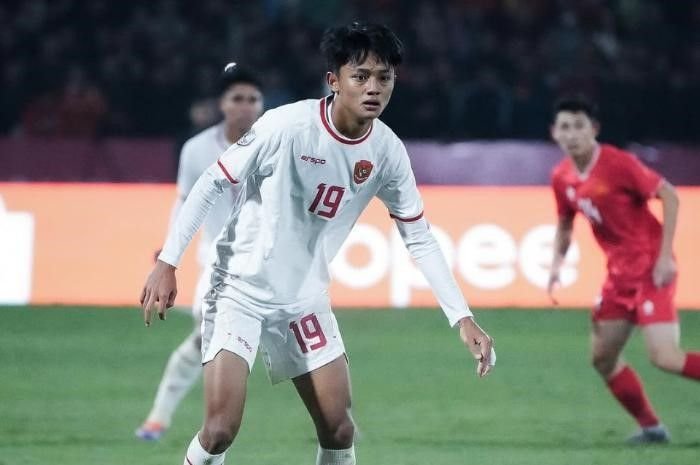 Potret Pemain Timnas Indonesia, Achmad Maulana Syarif dalam laga melawan Vietnam di ajang Piala AFF 2024. Begini persaingan ketat yang terjadi di Grup B.