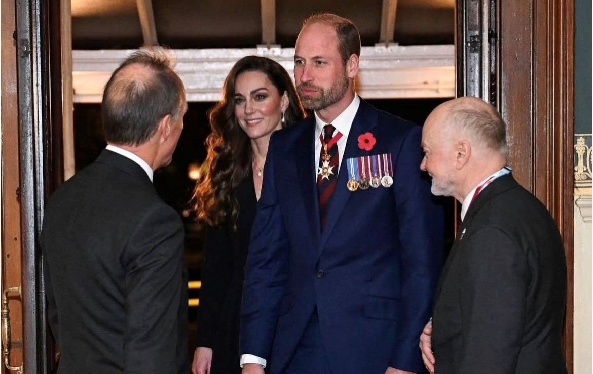 Pangeran William diminta mencopot gelar Prince of Wales karena dianggap menghina.