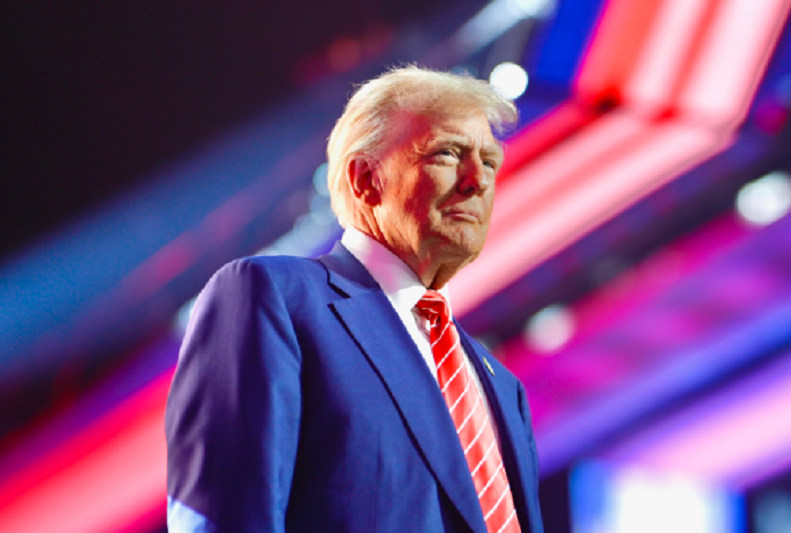 Presiden AS Donald Trump menawarkan PNS AS untuk pensiun dini.