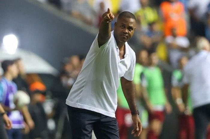 Potret pelatih baru Timnas Indonesia, Patrick Kluivert yang resmi menggantikan Shin Tae-yong di kursi kepelatihan Garuda.
