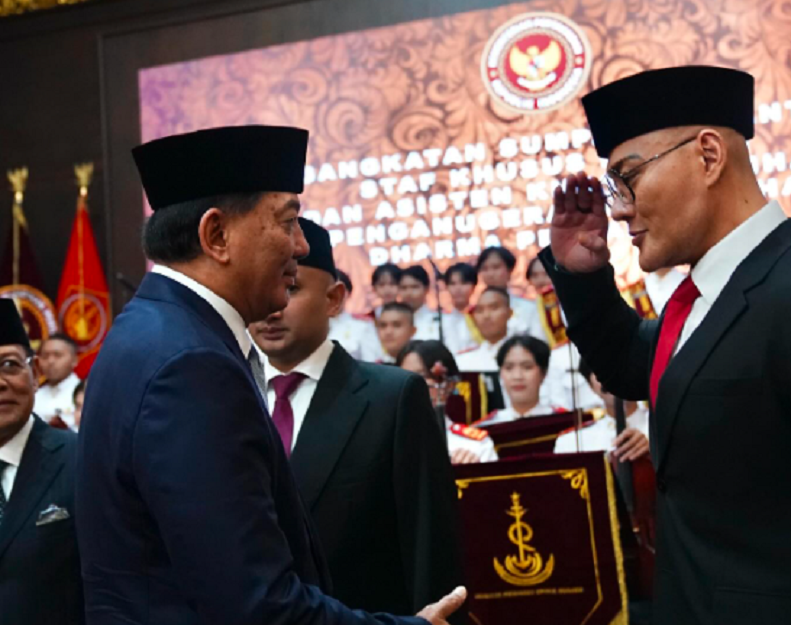 Deddy Corbuzier saat pelantikan Stafsus Kemhan.