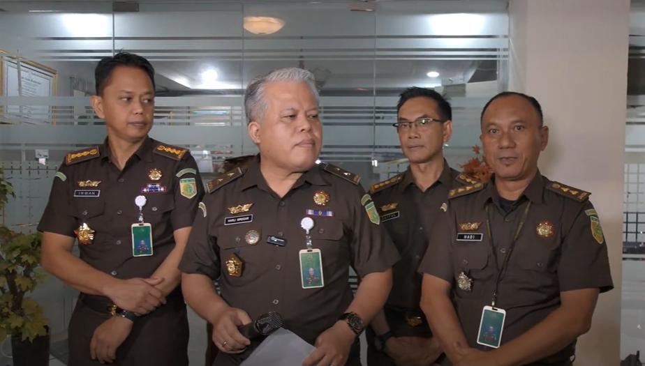 Keterangan Kejagung terkait kasus dugaan korupsi minyak mentah di Kementerian ESDM periode 2018-2023.