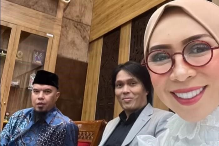 Potret Anggota Komisi X DPR RI (dari kiri ke kanan), Ahmad Dhani, Once Mekel, dan Melly Goeslaw.