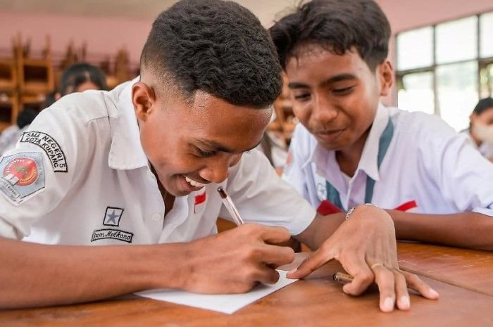 Respon Kemendikdasmen soal tuntutan aksi damai pelajar Papua untuk pendidikan.