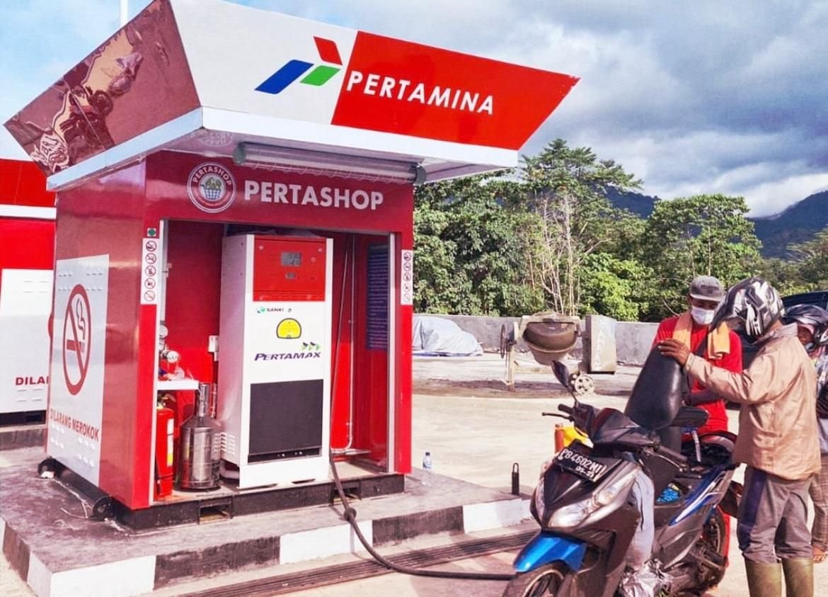 Ilustrasi Pengisian BBM Pertamax pada Kendaraan Bermotor.