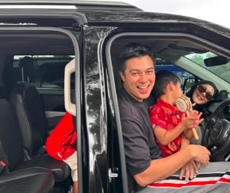 Momen Saat Baim Wong dan Paula Verhoeven Merayakan Imlek Bersama Anak-anak di Tengah Proses Cerai Beberapa Waktu Lalu.