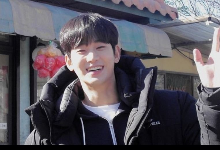 Ibu mendiang Kim Sae-ron meminta GaroSero batal unggah foto Kim Soo-hyun. (Instagram/soohyun_k216)