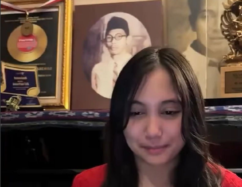 Viral Penyanyi Antea Putri Turk yang Menyanyikan Lagu Tulisan WR Supratman Menuai Kontroversi.