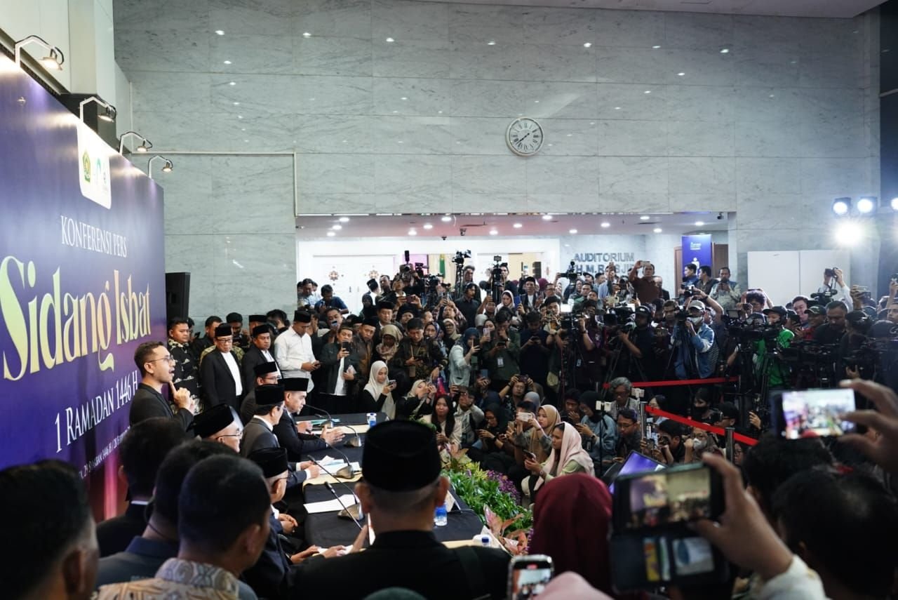 Menteri Agama Nasaruddin Umar saat sedang mengumumkan hasil sidang isbat awal Ramadhan pada Jumat, 28 Februari 2025.