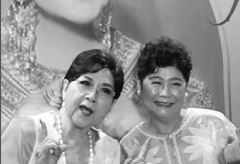 Almarhumah Titiek Puspa (kiri) Bersama Produser Musica Studio&rsquo;s, Indrawati Widjaja.