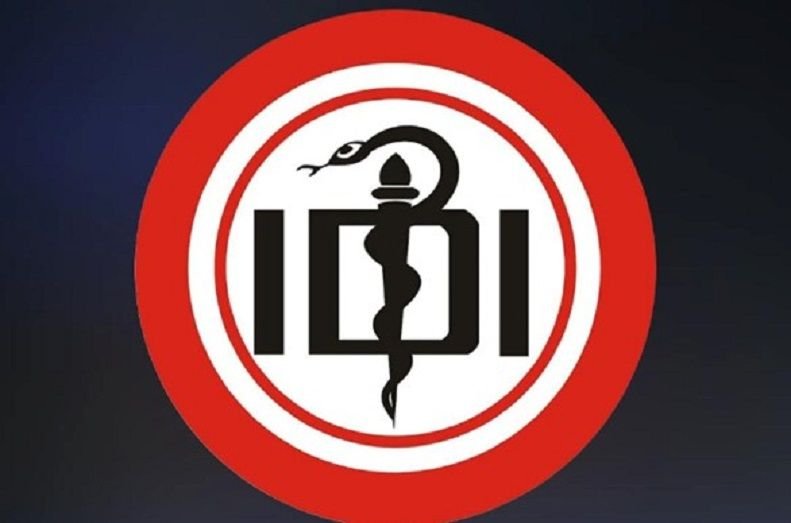 Ikatan Dokter Indonesia mempertimbangkan pecat Priguna Anugerah Paratama.