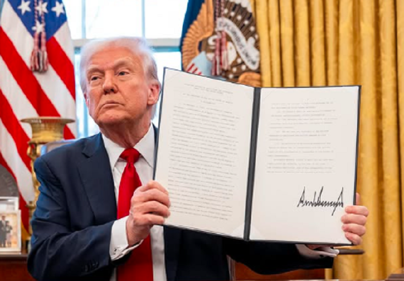 Langkah Trump Naikkan Tarif Impor di Berbagai Negara yang Menimbulkan Risiko Tinggi.