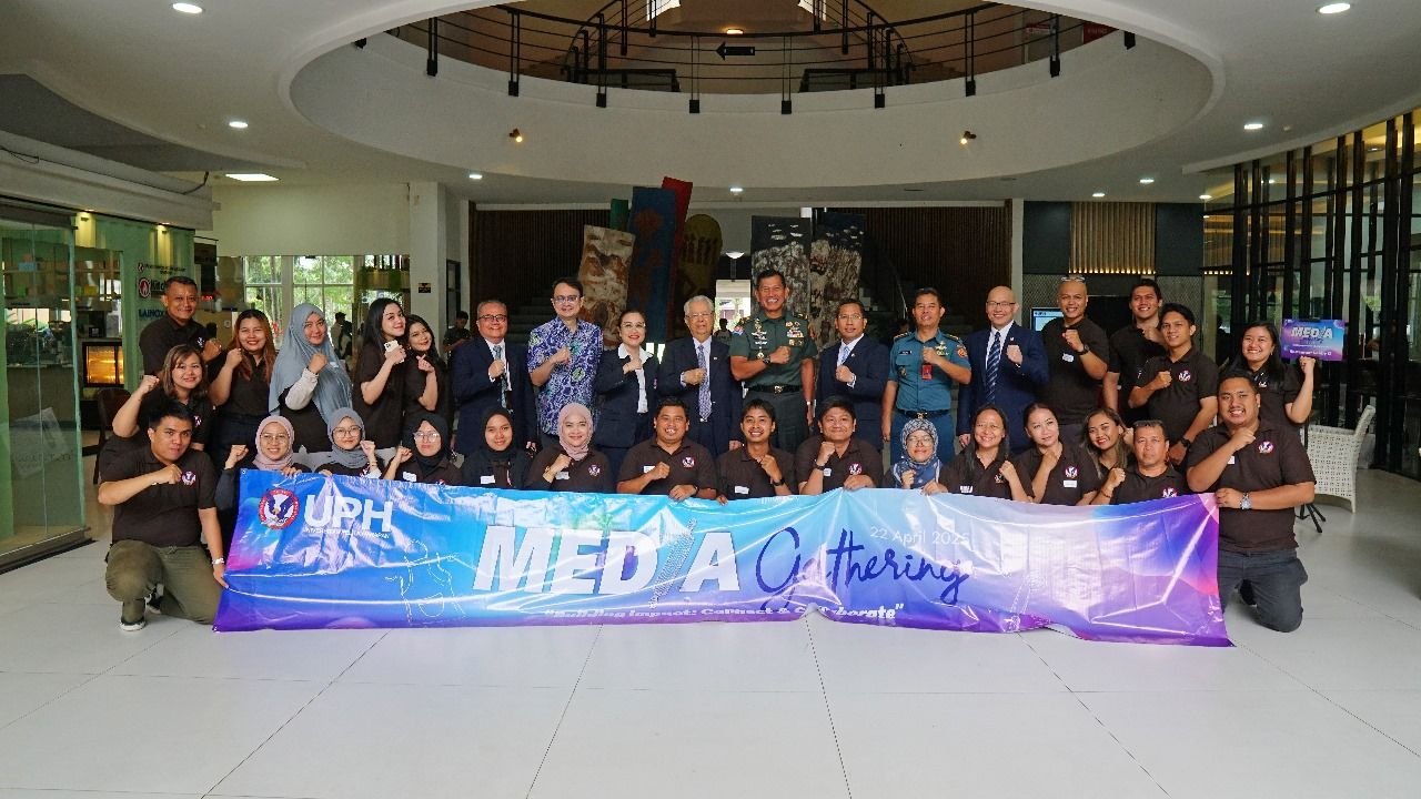 Universitas Pelita Harapan (UPH) kembali menunjukkan komitmennya dalam mempererat hubungan strategis dengan media massa melalui acara tahunan Media Gathering 2025, yang mengusung tema &ldquo;Building Impact: Connect & Collaborate&rdquo;.