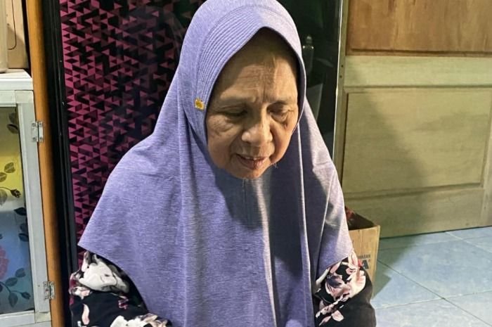 Warga asal Sumatera Utara (Sumut), Asma Tanjung yang berangkat Haji 2025.