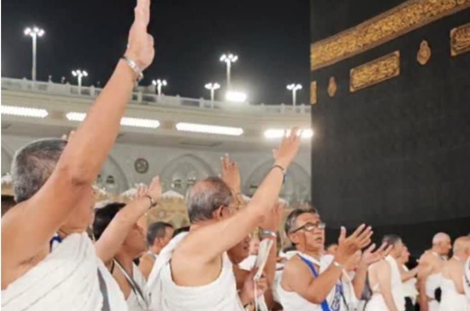 Foto ilustrasi ibadah haji - Petugas sarankan jemaah calon haji sudah memakai pakaian ihram.