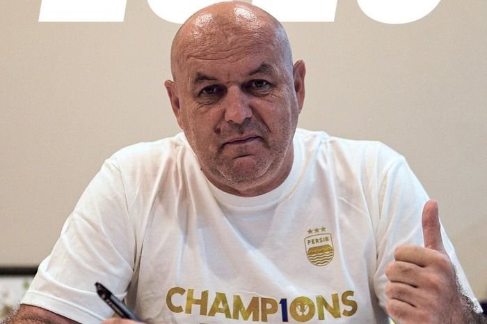 Pelatih klub Liga 1 Indonesia 2025 Persib Bandung, Bojan Hodak.