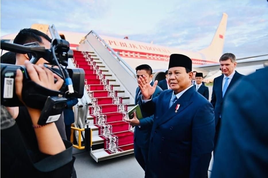 Momen Presiden Prabowo dan delegasi khusus di Bandara Internasional Pulkovo, St. Petersburg untuk pulang ke Tanah Air usai menyelesaikan kunjungan ke Rusia.