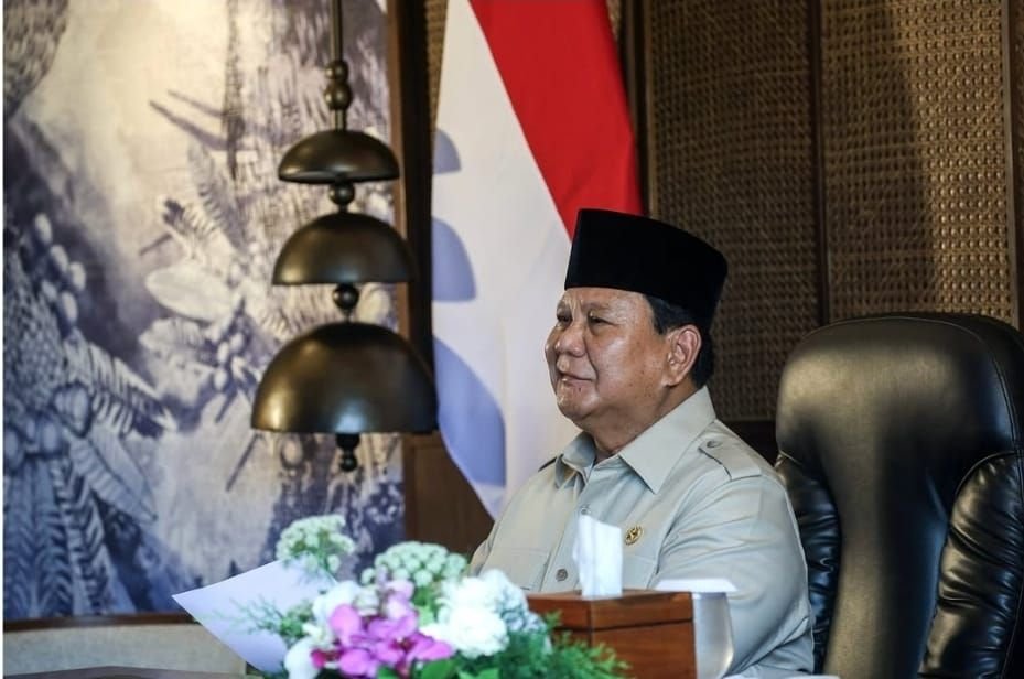 Momen Presiden Prabowo saat melakukan peresmian secara daring pembangkit listrik berbasis Energi Terbarukan (EBT) untuk serentak di 15 provinsi pada 26 Juni 2025.