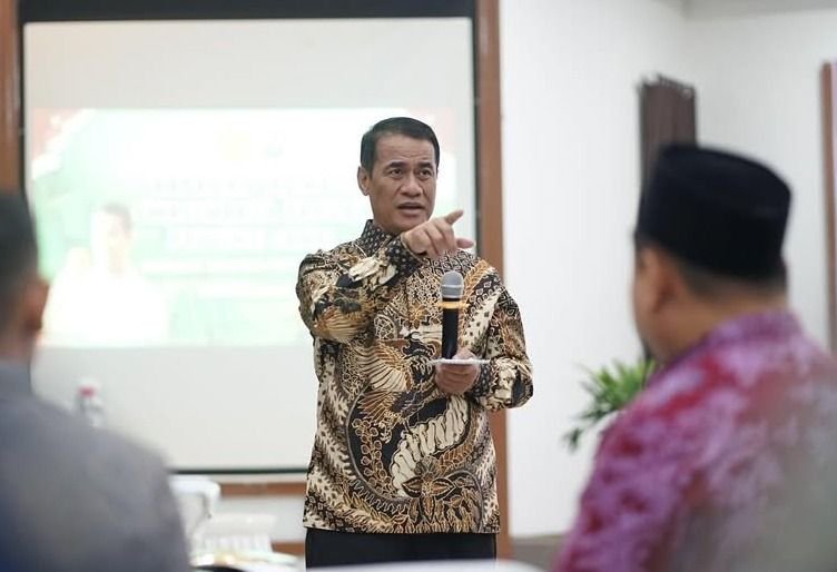 Menteri Pertanian, Andi Amran Sulaiman menyatakan beras premium di gerai ritel aman dikonsumsi meski ditemukan masalah kualitas.