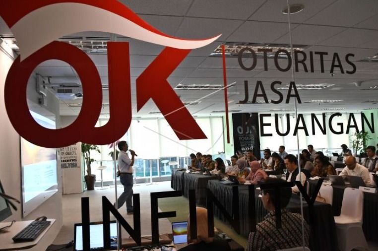 OJK mengimbau bank turunkan bunga kredit menyusul penurunan suku bunga acuan.
