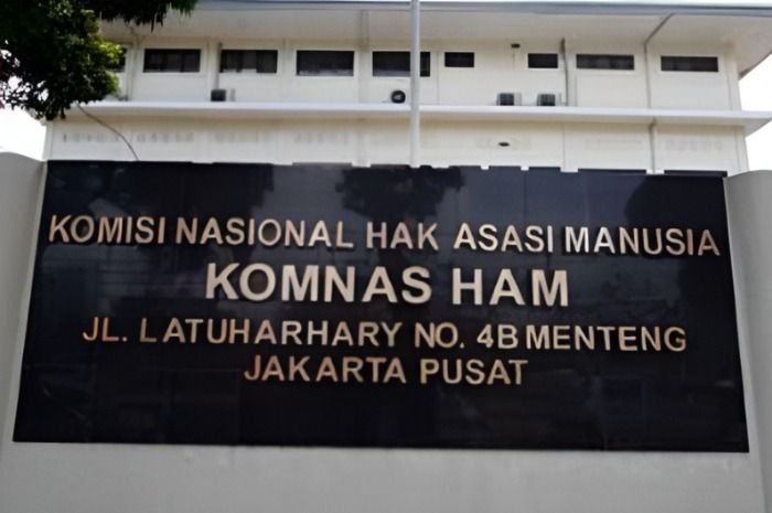 Komnas HAM mengusut kasus kematian Affan Kurniawan dengan mengumpulkan bukti rekaman CCTV di lokasi kejadian.