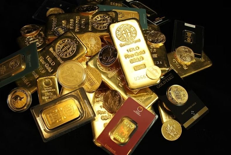 Foto Ilustrasi - Harga emas Antam menembus Rp2,06 juta per gram.