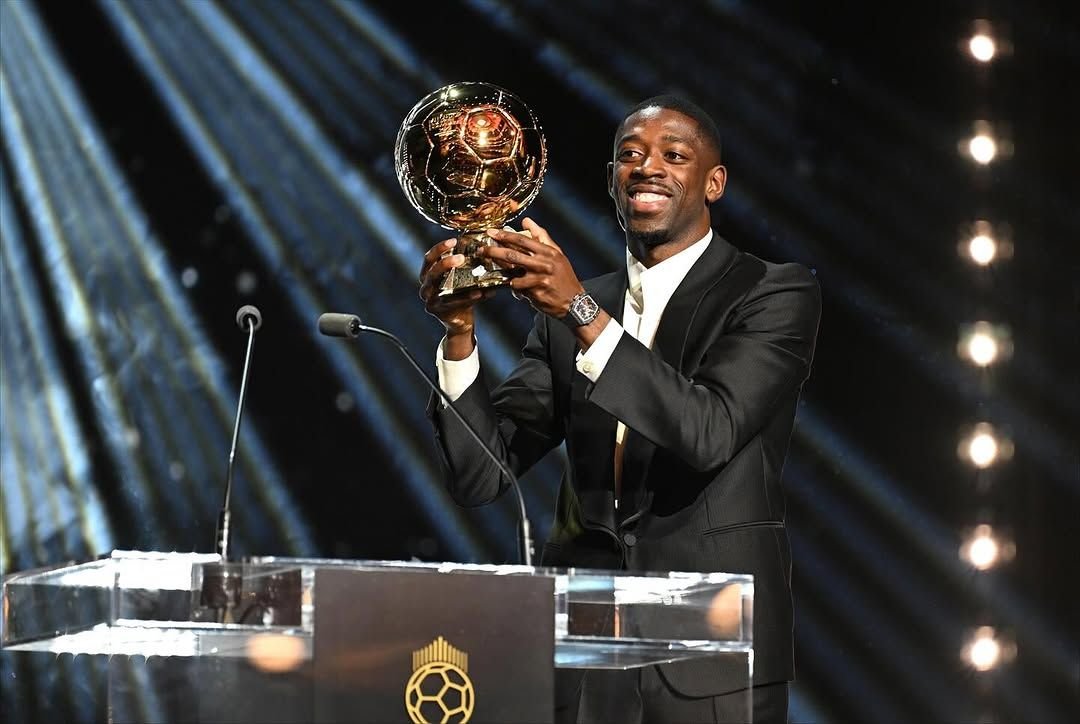 Momen penyerang PSG, Ousmane Dembele meraih penghargaan Ballon d'Or 2025.