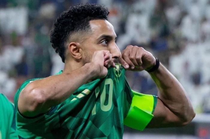 Kapten Timnas Arab Saudi, Salem Al Dawsari dikabarkan mengalami cedera jelang laga melawan Timnas Indonesia di Round 4 Kualifikasi Piala Dunia 2026.