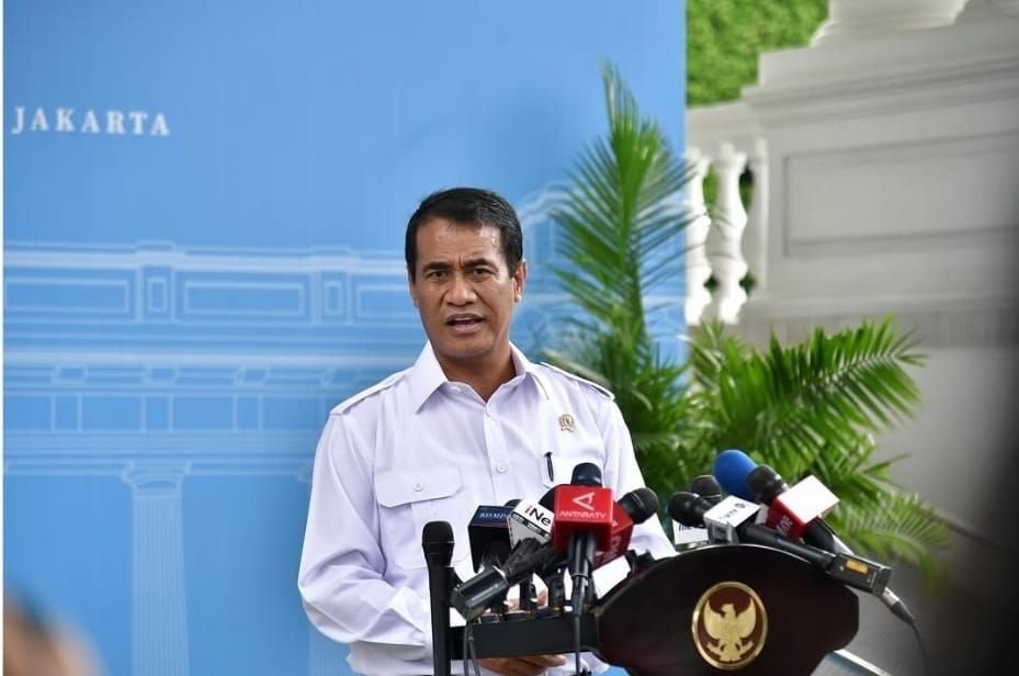 Mentan Andi Amran tanggapi laporan Bapanas soal beras turun mutu atau rusak.
