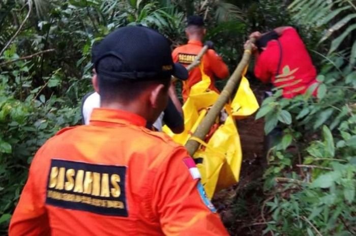 Menyoroti insiden penemuan jasad pendaki di Gunung Gawalise, Sulawesi Tengah yang sempat hebohkan jalur pendakian.