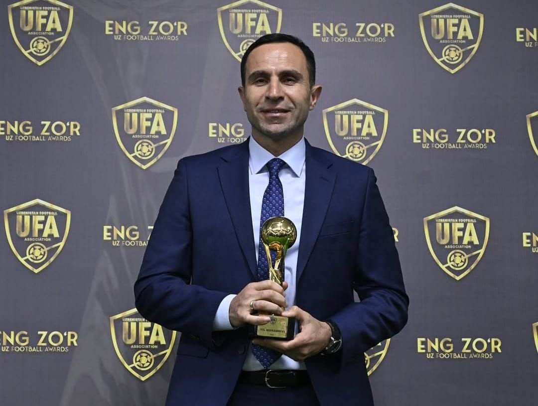 Mantan pelatih timnas Uzbekistan, Timur Kapadze dirumorkan menjadi salah satu kandidat juru taktik timnas Indonesia yang baru.