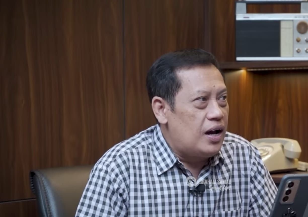Lukas Luwarso ungkap dokumen yang diminta kepada UGM terkait ijazah Jokowi.