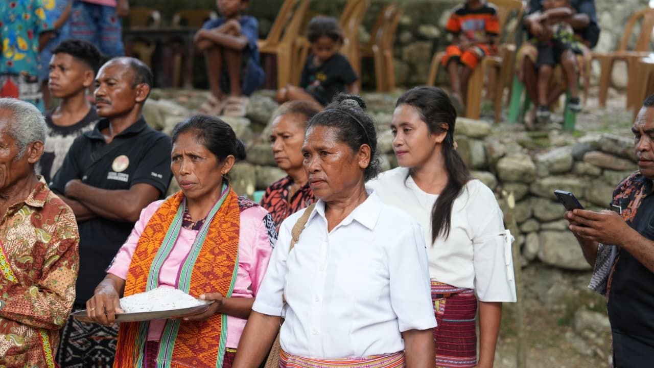 Asnat Nenabu (56), guru honorer di Sekolah Pendidikan Anak Usia Dini (PAUD) Sobana Fatilo, Amanatun Utara, Timor Tengah Selatan, NTT,