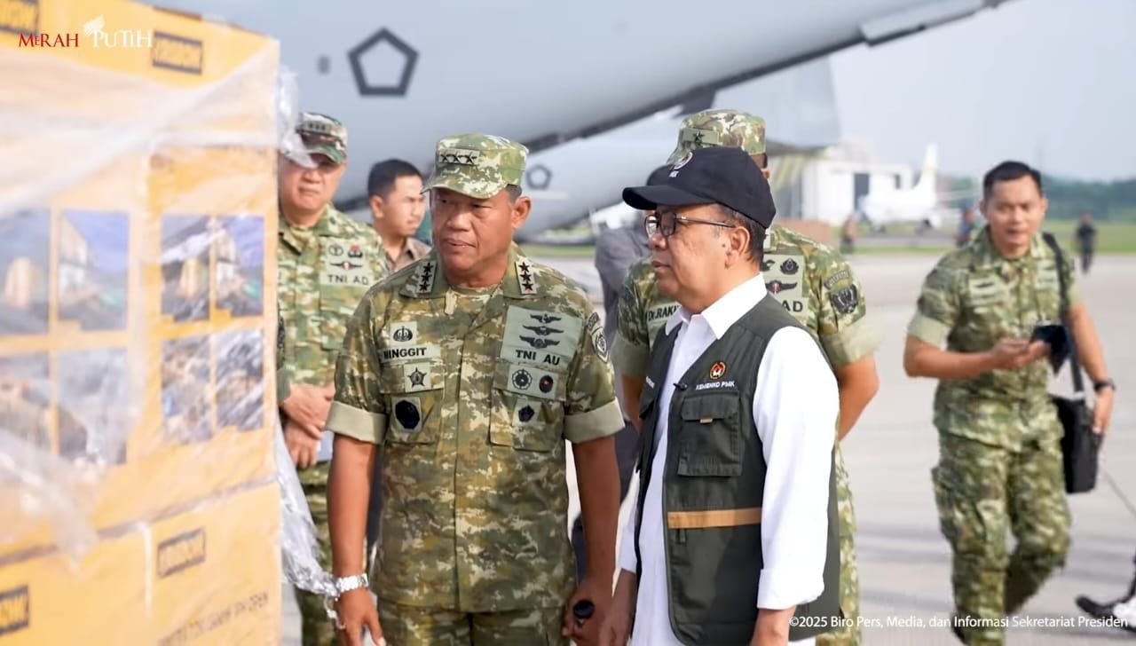 TNI telah mendistribusikan sejumlah bantuan darurat untuk wilayah terdampak bencana di Aceh dan Sumut.